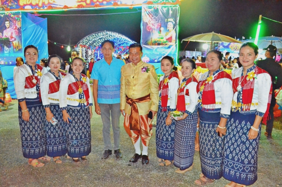 องค์การบริหารส่วนตำบลไผ่ อำเภอทรายมูล จังหวัดยโสธร  ร่วมสืบสานประเพณีไทย ดำเนินกิจกรรมสรงน้ำพระ รดน้ำขอพรผู้ใหญ่ คณะผู้บริหาร เนื่องในวันสงกรานต์ 2566